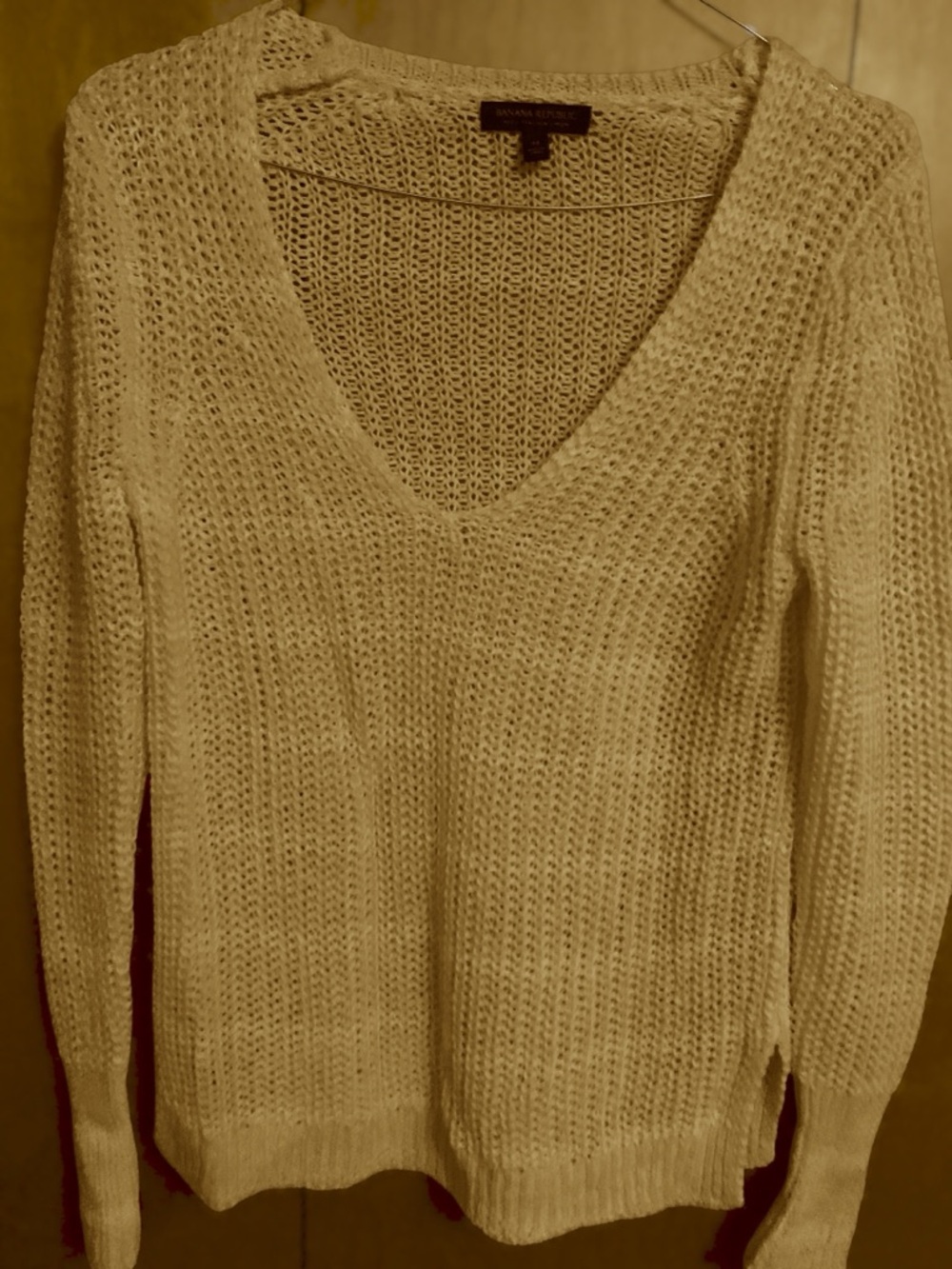 Banana Republic Cream V-Neck Open Knit Sweater

Mix 1 0426